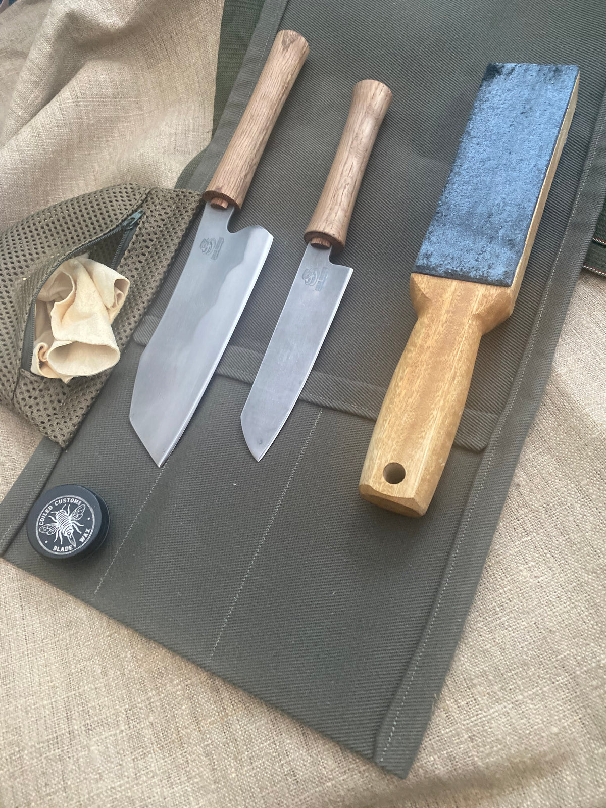 Santoku and petty knife set (oak) ￼